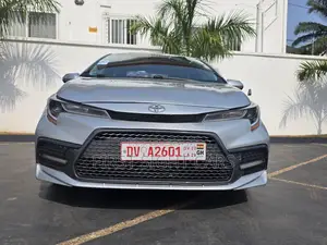 Toyota Corolla LE 2022 Silver