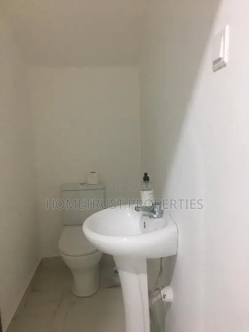 4bdrm Duplex in Pokuase Ga Odumase for sale