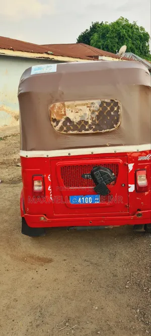 Bajaj RE 2025 Red