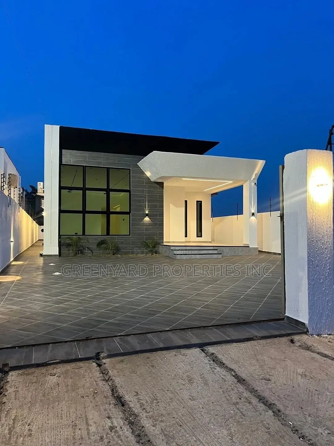 3bdrm House in Hills, East Legon for sale
