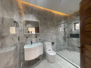 3bdrm Bungalow in Ayi Mensa, Oyarifa for sale