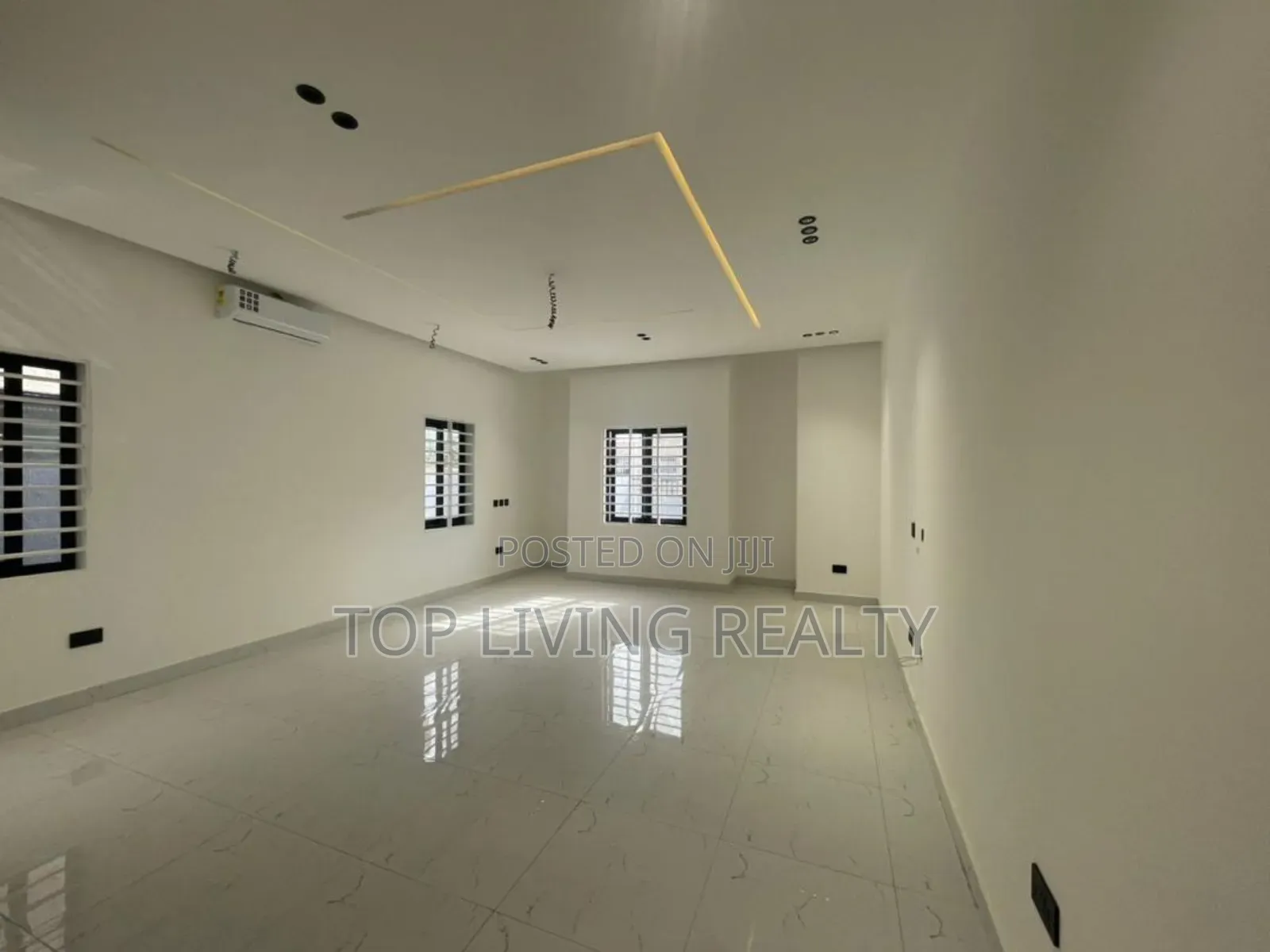 3bdrm Bungalow in Ayi Mensa, Oyarifa for sale