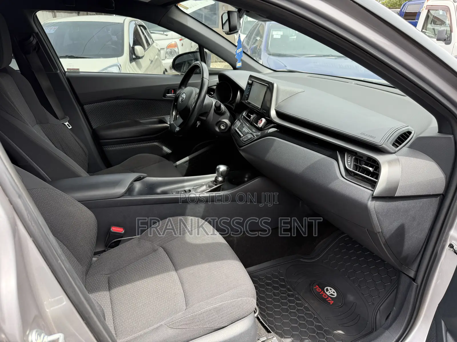 Toyota C-HR XLE FWD Sport Utility (2.0L 4cyl 2AM) 2018 Gray