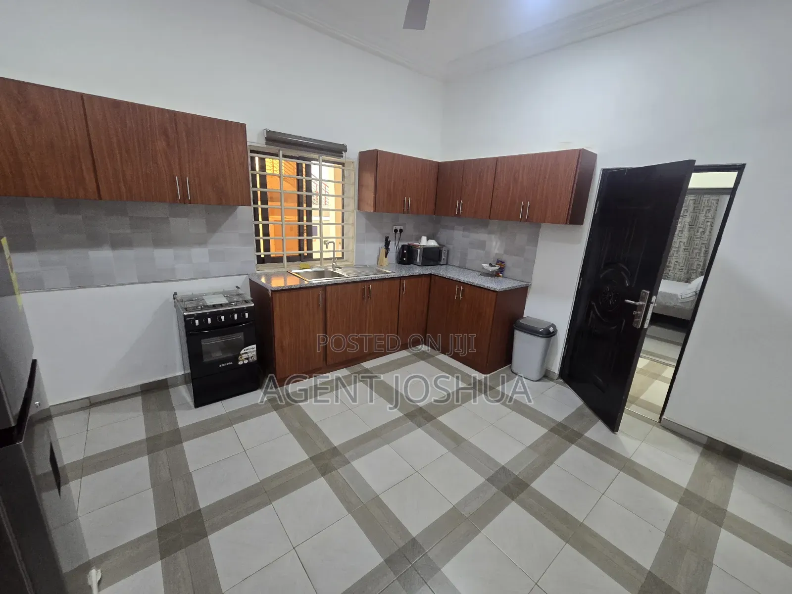 Furnished 3bdrm Apartment in Luxury Ecobank, Baatsona Total for rent