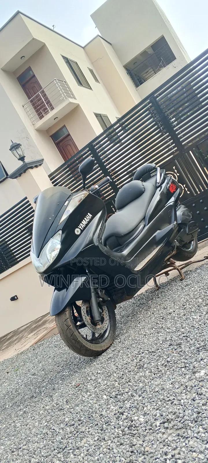 Yamaha Majesty 2010 Black