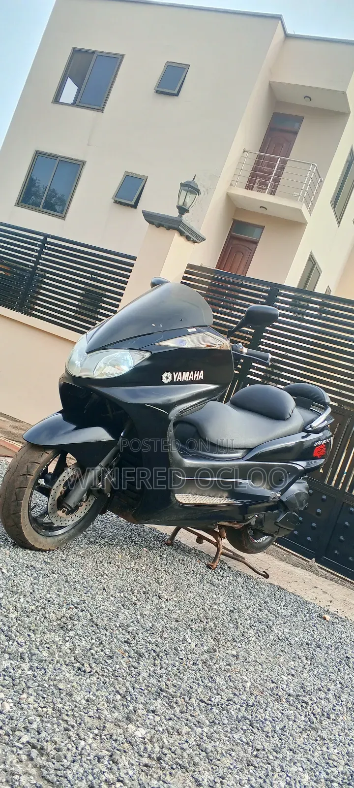 Yamaha Majesty 2010 Black