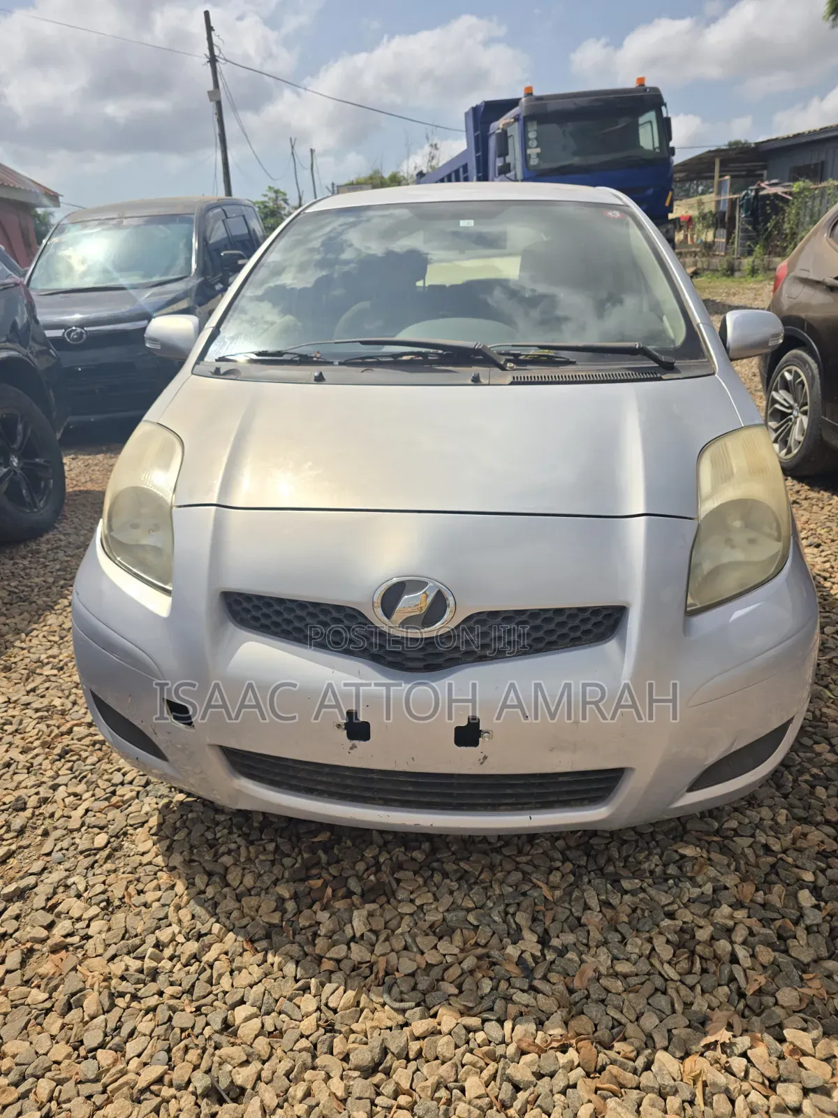 Toyota Vitz 1.3 AWD 5dr 2010 Gray
