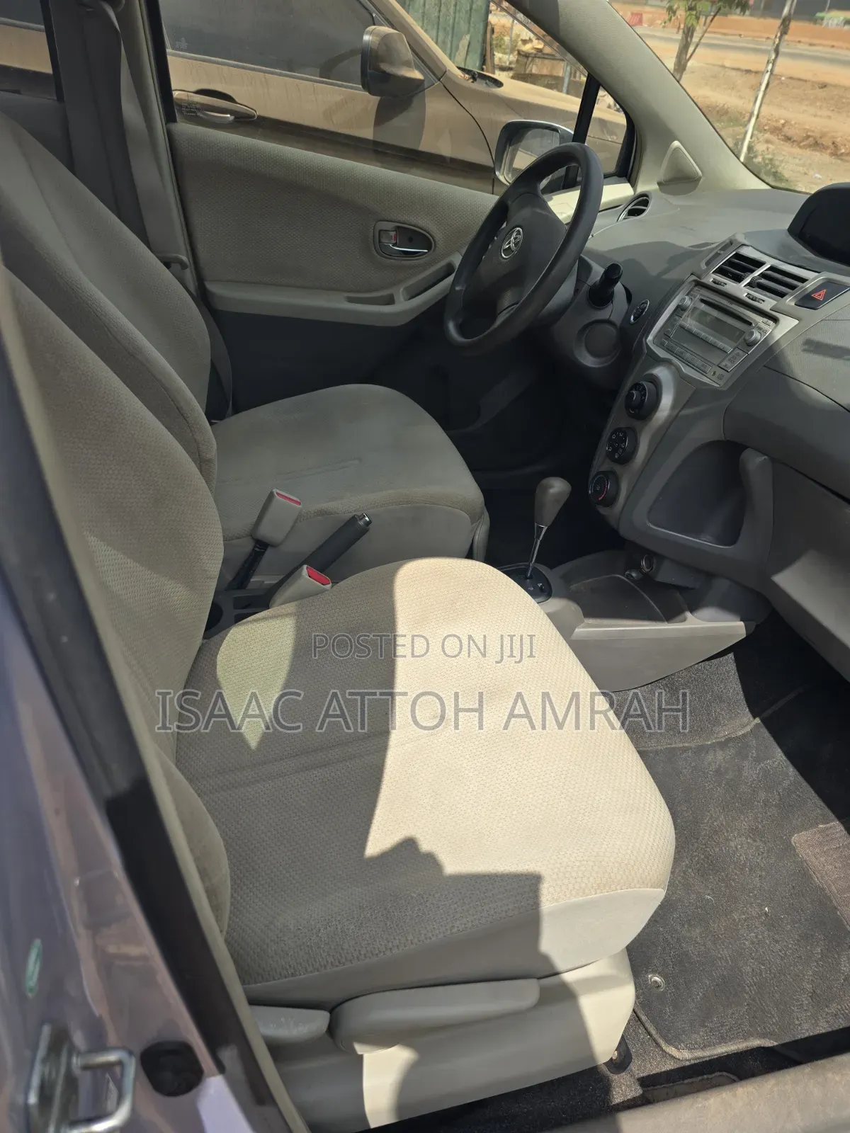 Toyota Vitz 1.3 AWD 5dr 2010 Gray