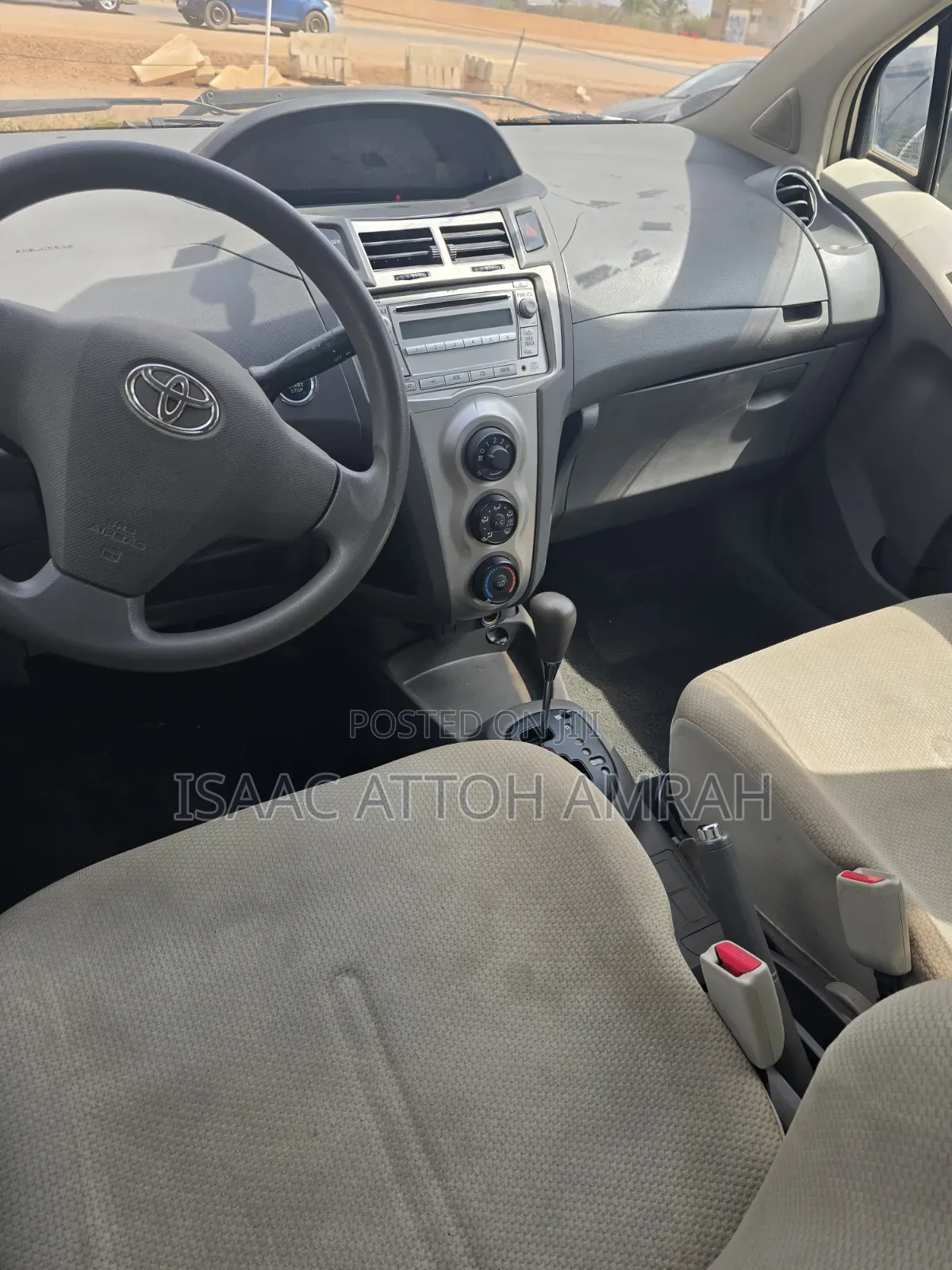 Toyota Vitz 1.3 AWD 5dr 2010 Gray