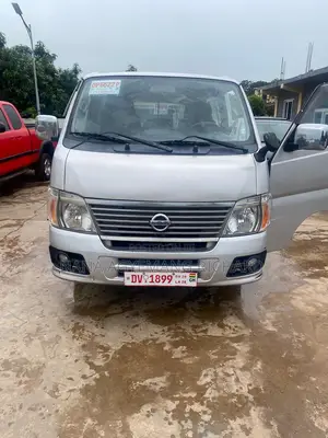 Nissan Caravan (Urvan) 2010 Grey