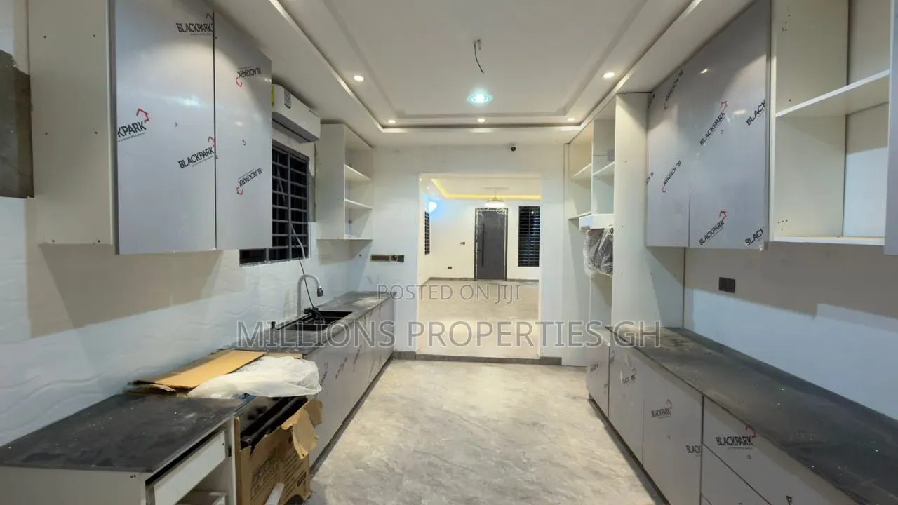 3bdrm House in Millions Properties, Accra Metropolitan for sale