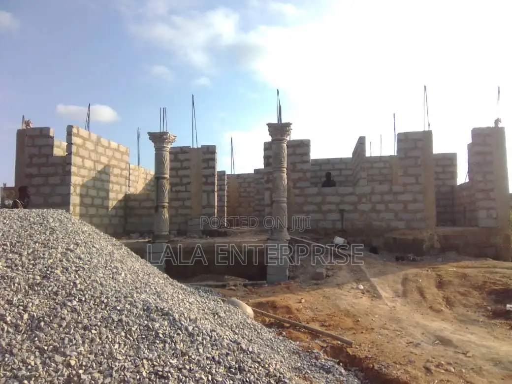 6bdrm Duplex in Kasoa for sale