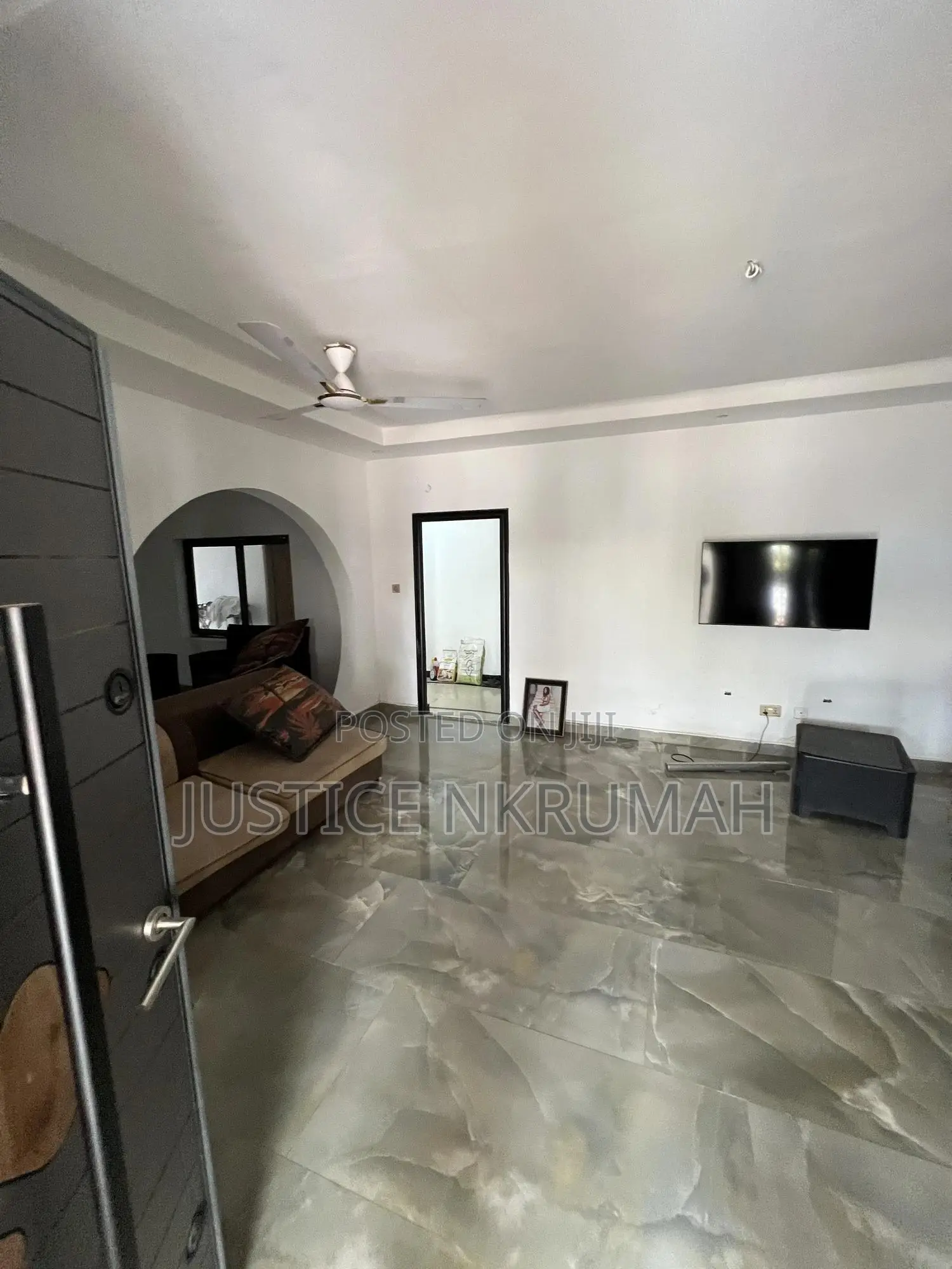 3bdrm Apartment in Mr. Justice Estate, Old Barrier for rent