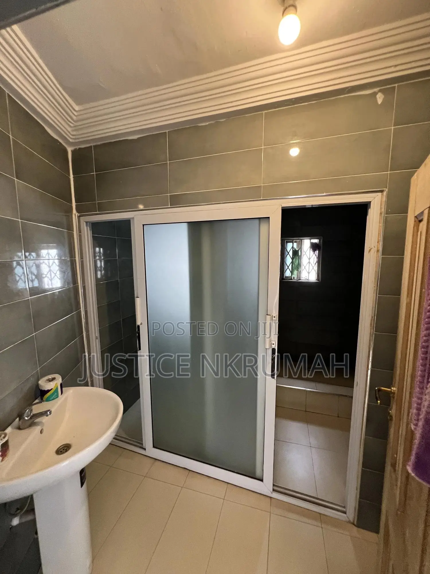 3bdrm Apartment in Mr. Justice Estate, Old Barrier for rent