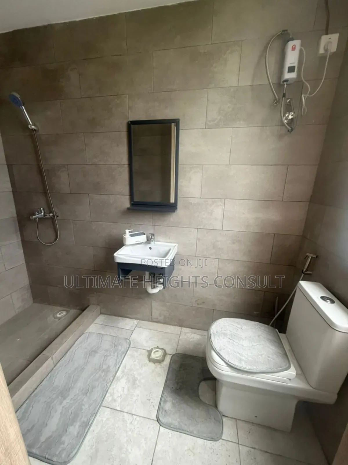 Furnished 2bdrm Apartment in Labone, Coffee Shop Area for rent