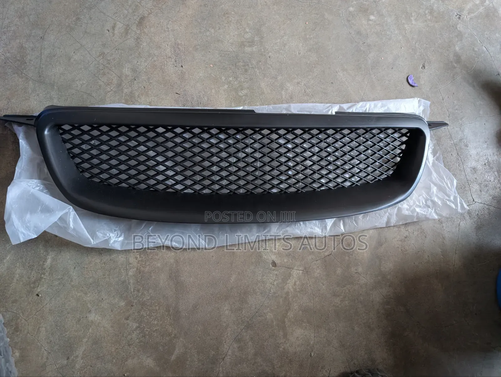 Toyota Corolla S 2005,2006,2007,2008 Black Top Grille / Shell