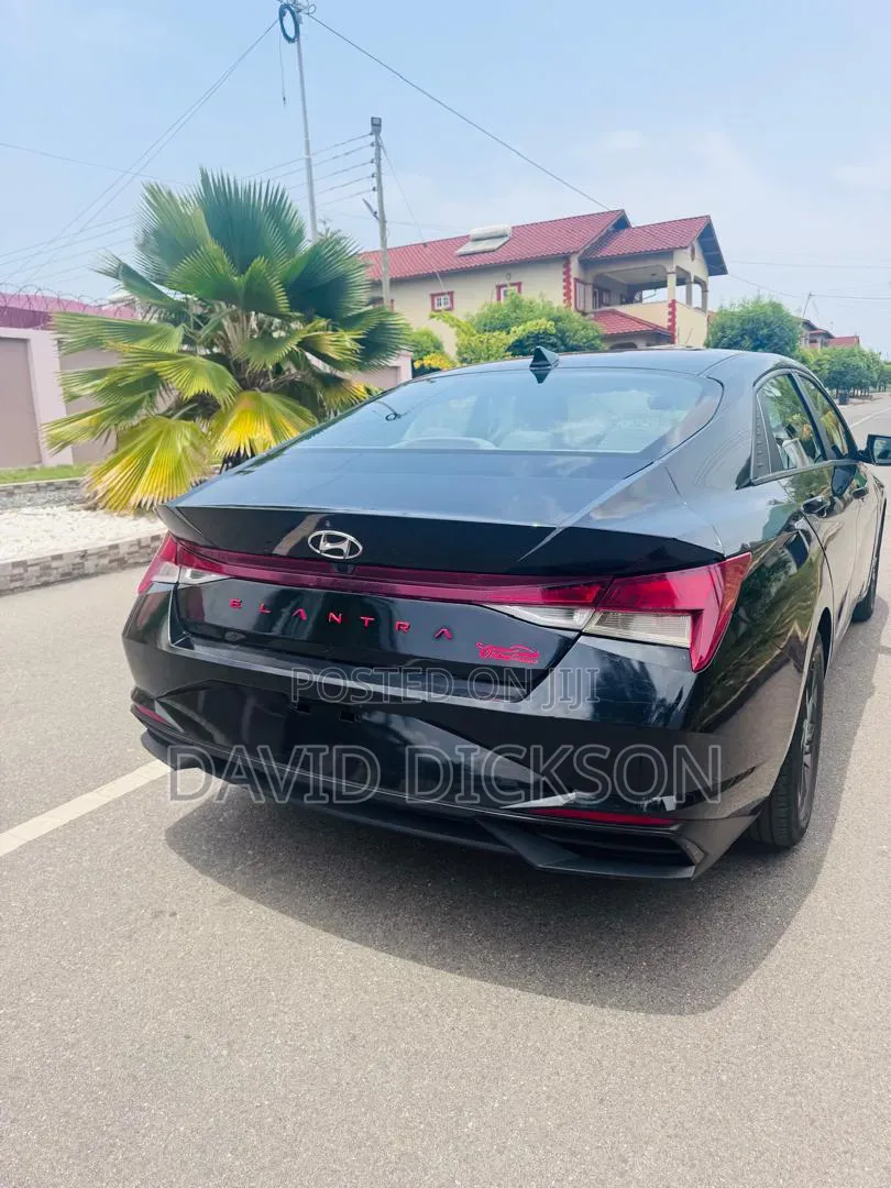 Hyundai Elantra 2022 Black