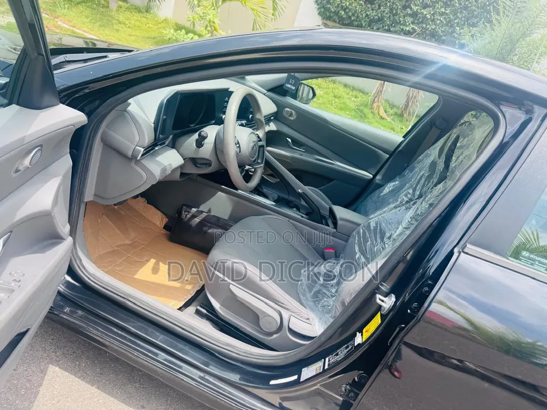 Hyundai Elantra 2022 Black