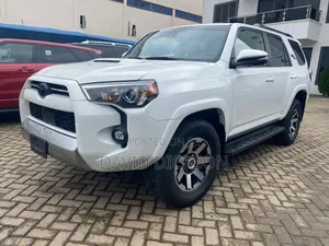 Toyota 4-Runner TRD Off Road 2021 White