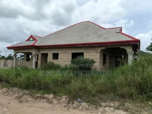 4bdrm House in Adesina, Near, Kumasi Metropolitan for sale