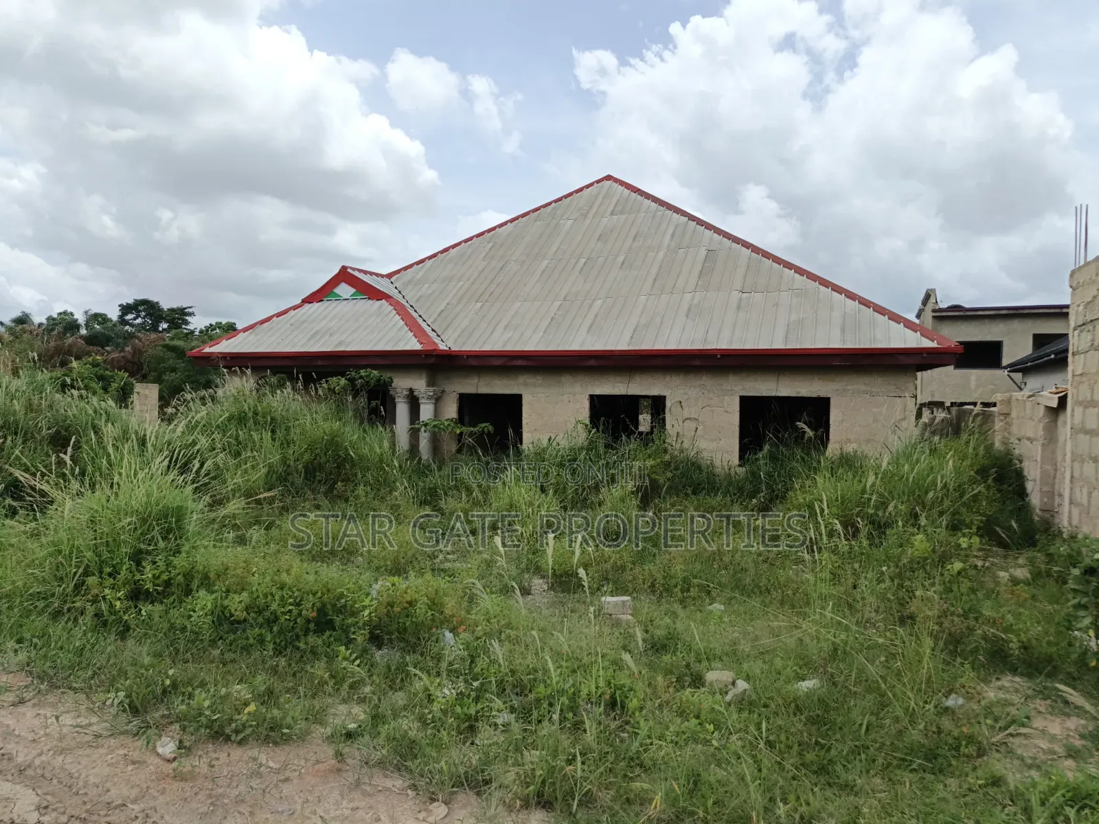 4bdrm House in Adesina, Near, Kumasi Metropolitan for sale