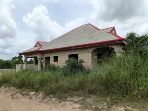 4bdrm House in Adesina, Near, Kumasi Metropolitan for sale