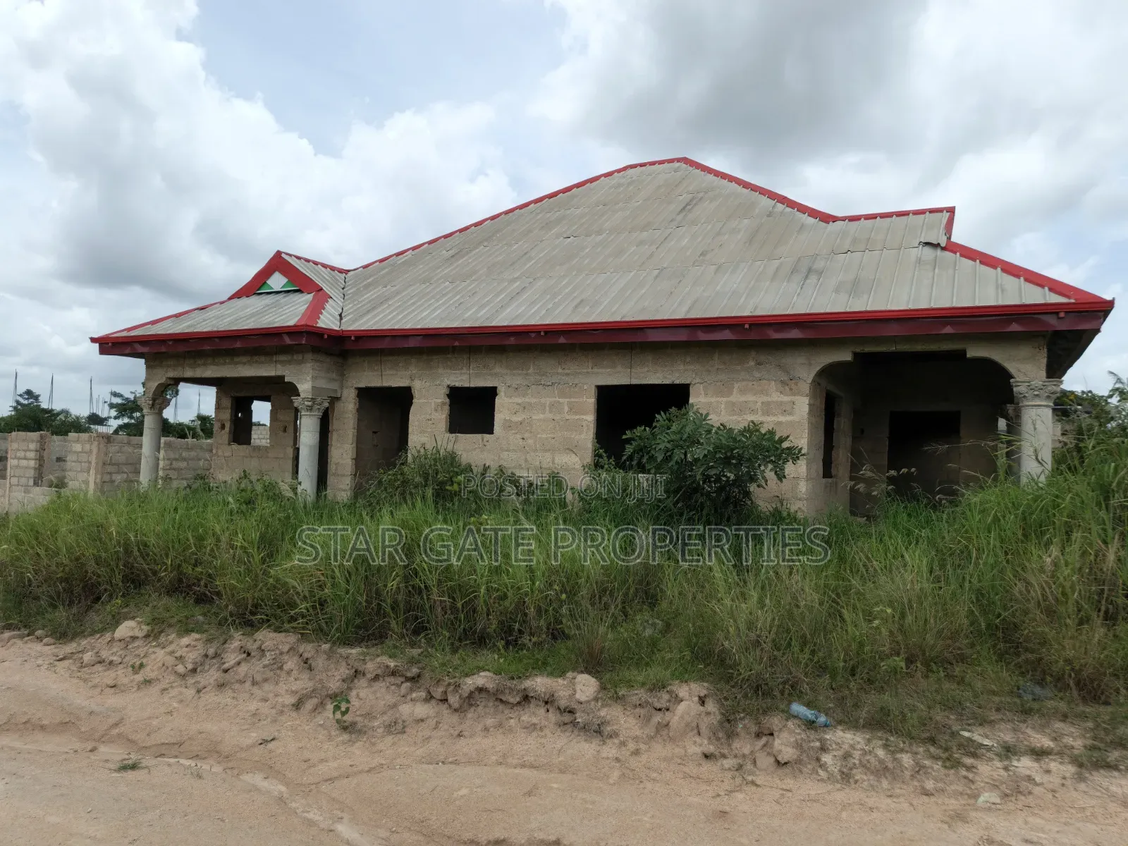4bdrm House in Adesina, Near, Kumasi Metropolitan for sale