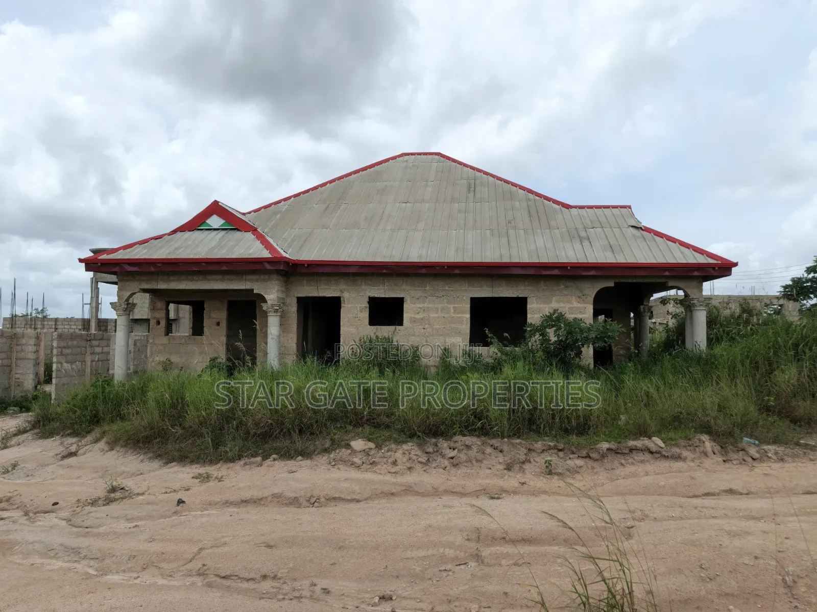 4bdrm House in Adesina, Near, Kumasi Metropolitan for sale