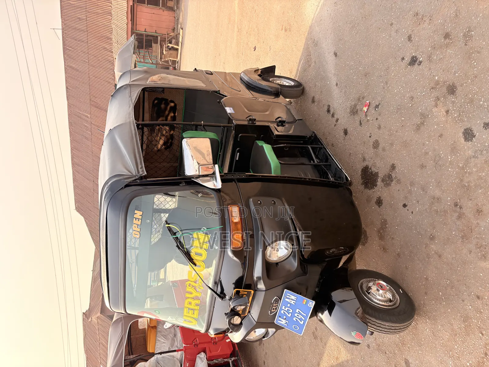 Bajaj RE 2025 Black