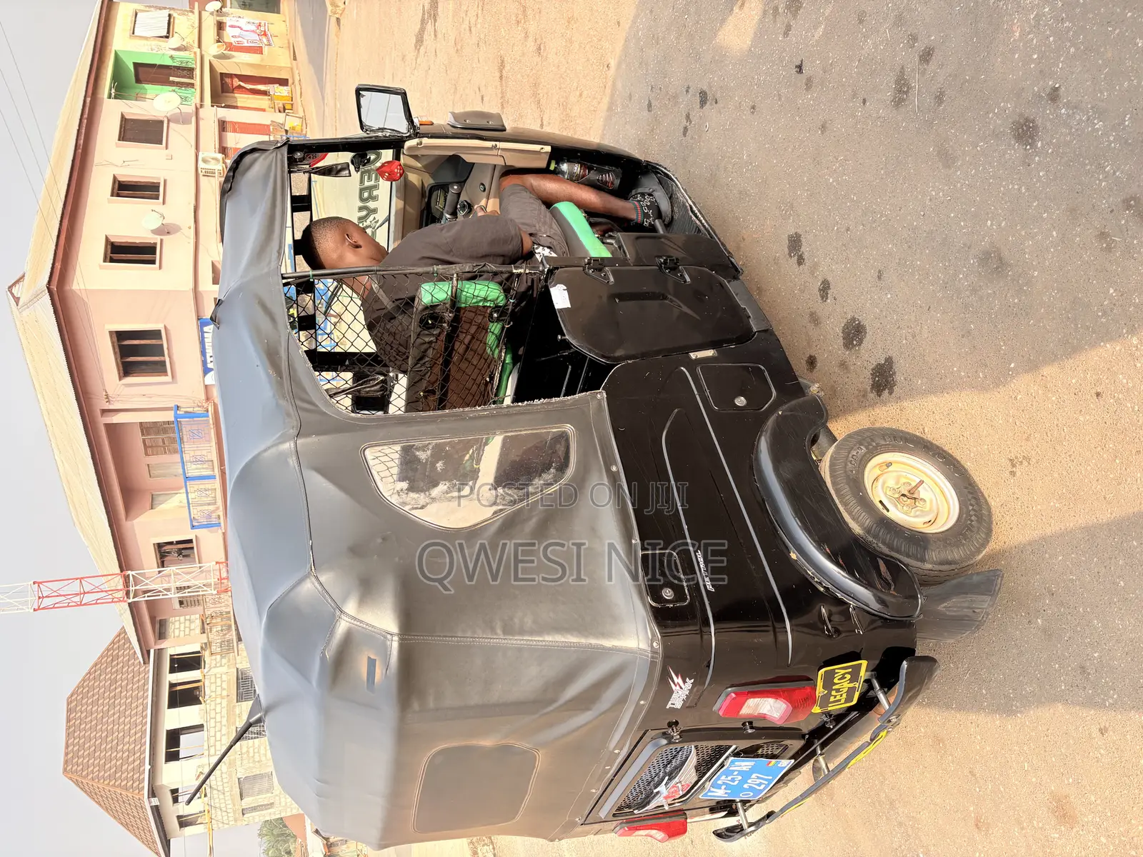 Bajaj RE 2025 Black