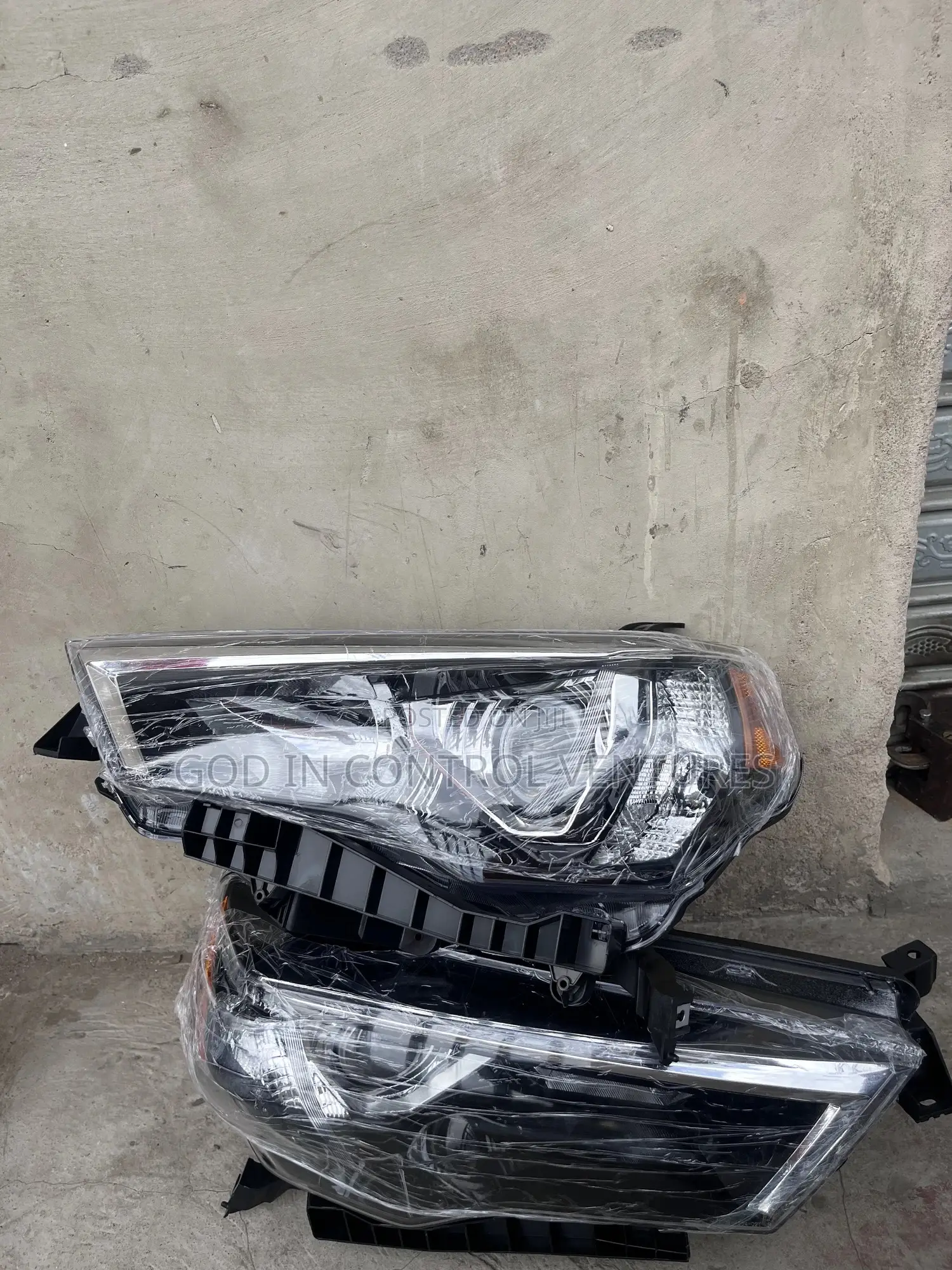 Toyota 4runner 2017 Headlight Pair