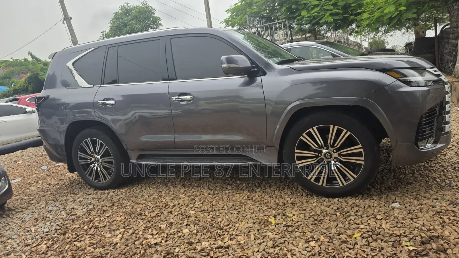 Lexus LX 570 (5 seats) AWD 2015 Gray
