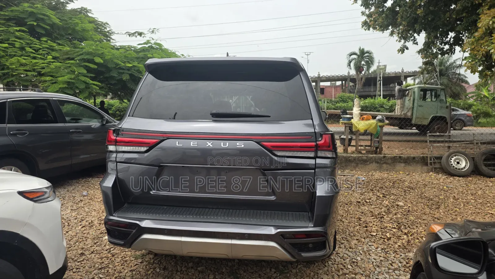 Lexus LX 570 (5 seats) AWD 2015 Gray