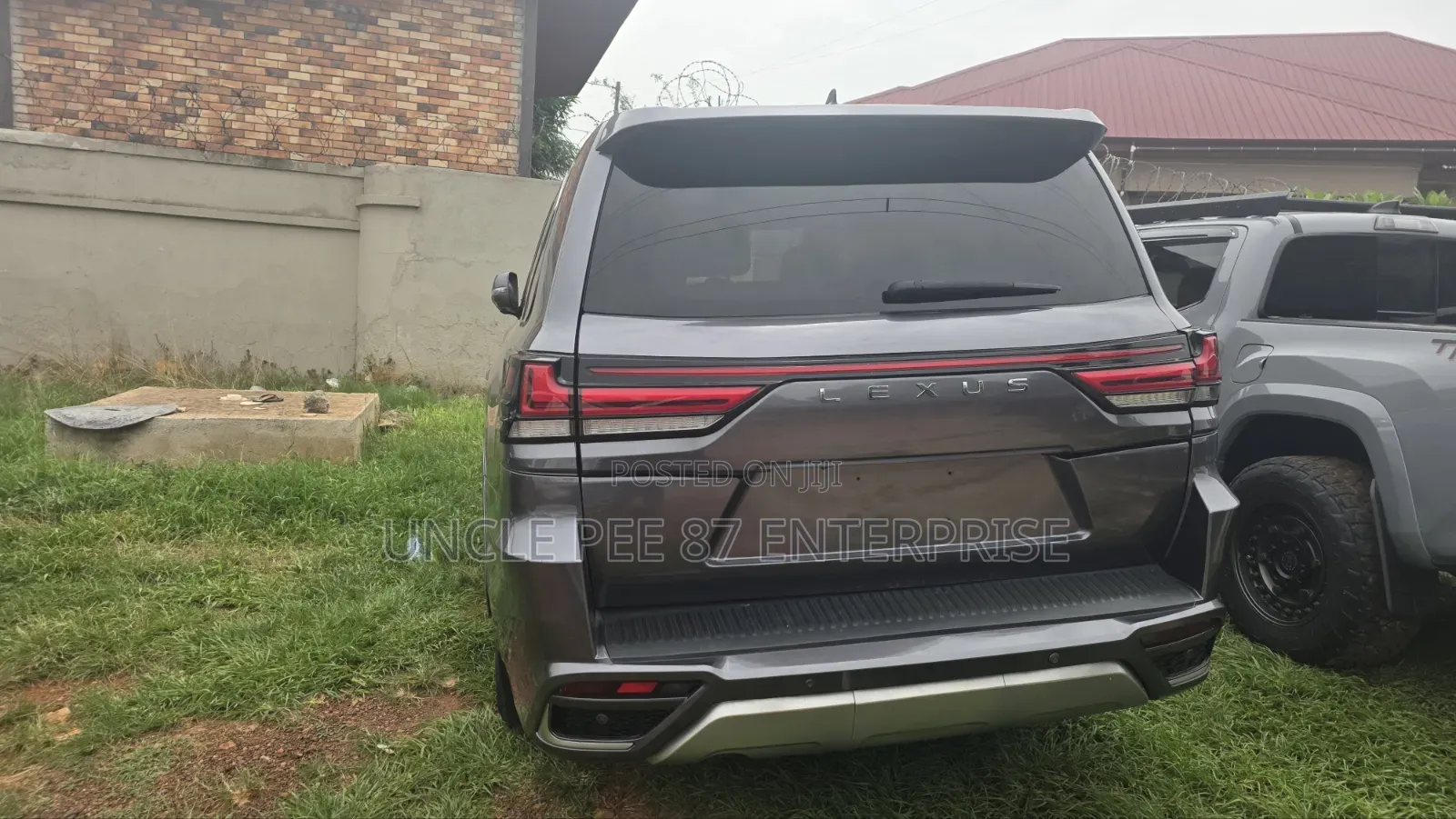 Lexus LX 570 (5 seats) AWD 2015 Gray