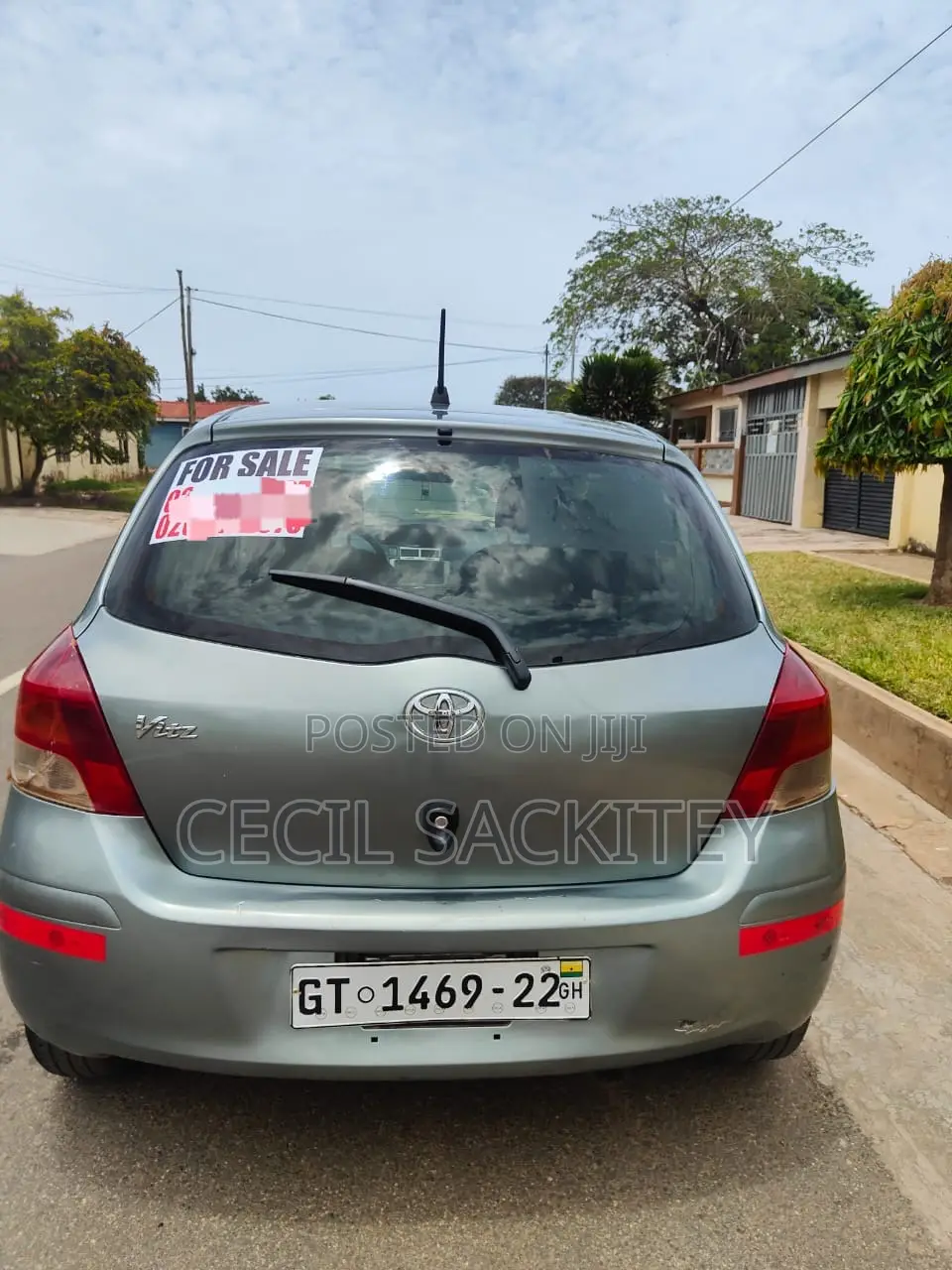 Toyota Vitz 1.3 AWD 5dr 2010 Gray
