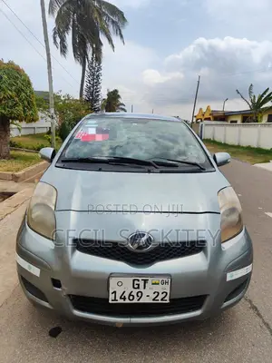 Toyota Vitz 1.3 AWD 5dr 2010 Gray