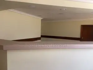 1000 SQM Showroom at Achimota for Rent