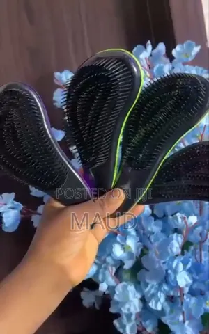 S-Shape Detangling Brush