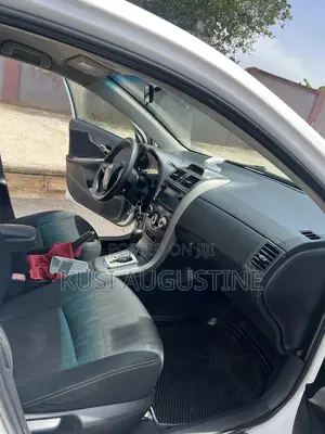 Toyota Corolla S 4dr Sedan (1.8L 4cyl 4A) 2013 White