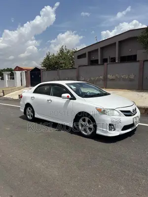 Toyota Corolla S 4dr Sedan (1.8L 4cyl 4A) 2013 White