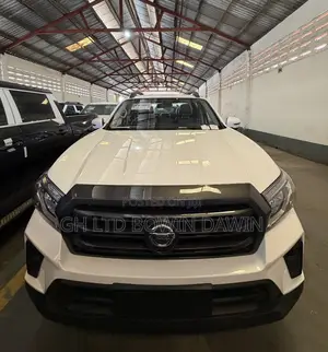 New Nissan Pick-Up 2025 White