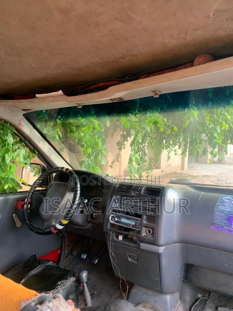 Toyota HiAce 2010 Red