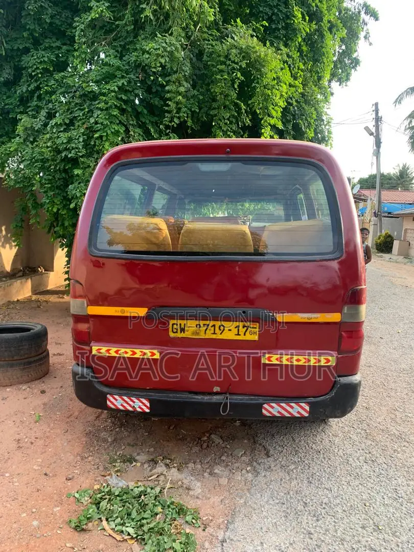 Toyota HiAce 2010 Red