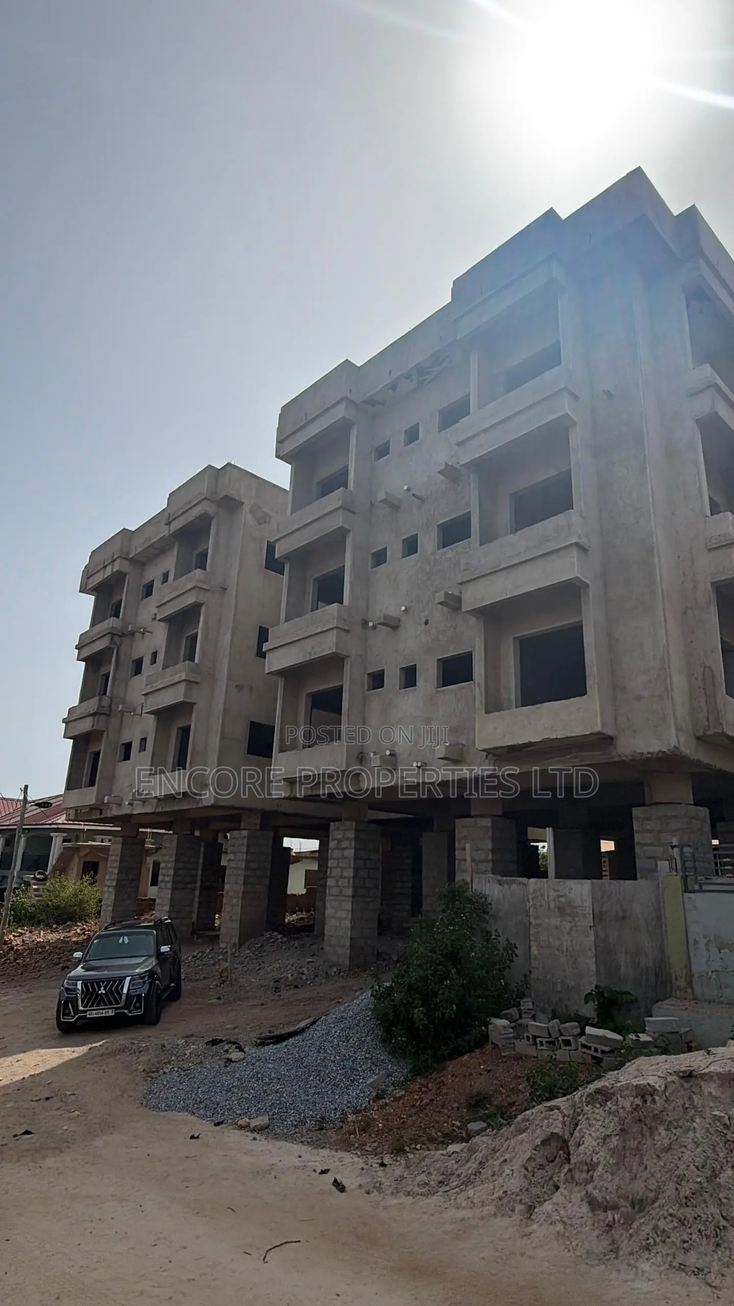 3bdrm Apartment in Sowutuom, Sowutwuom for sale
