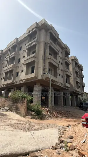 3bdrm Apartment in Sowutuom, Sowutwuom for sale
