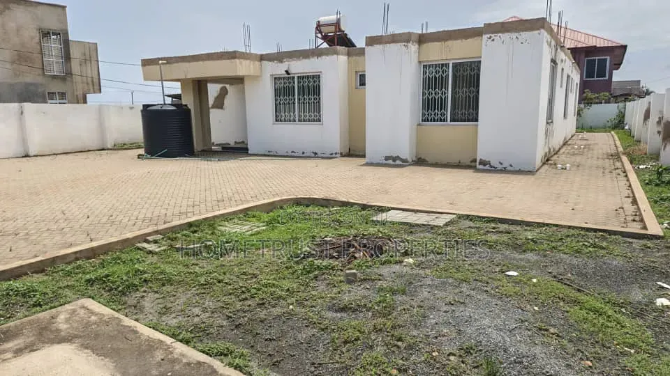 4bdrm House in Tema Community 25 for sale