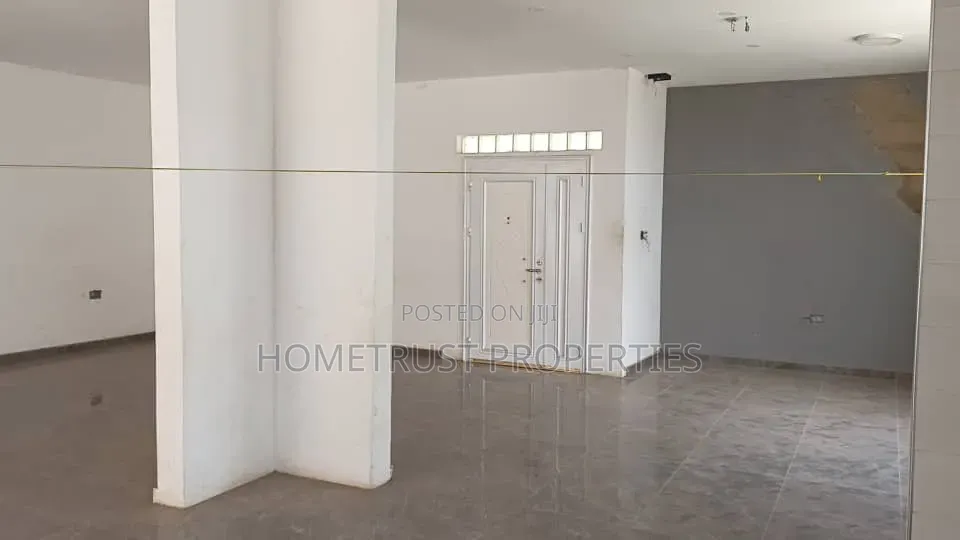 4bdrm House in Tema Community 25 for sale
