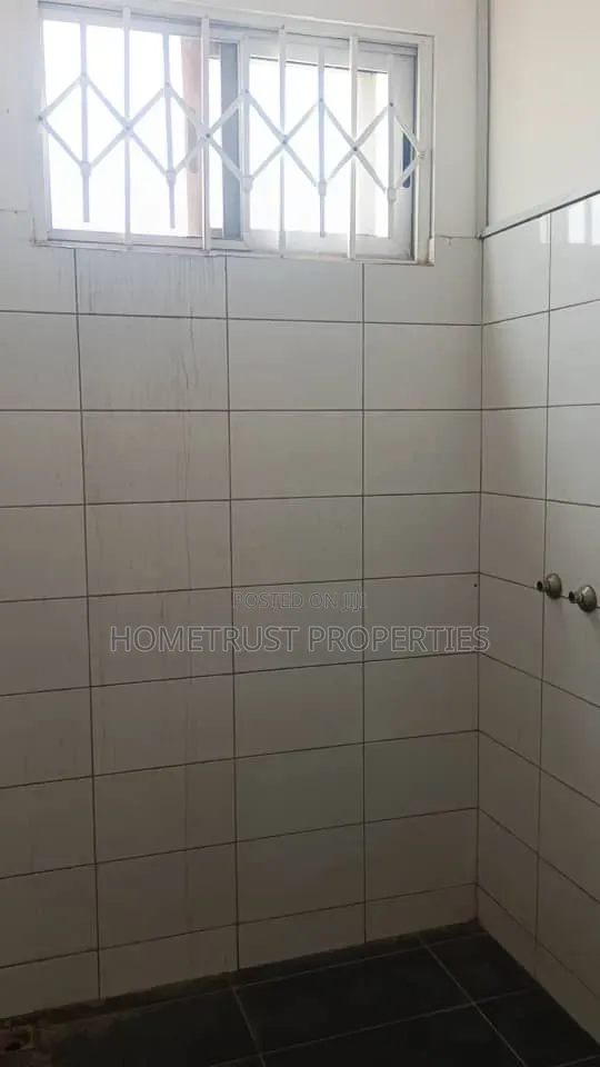 4bdrm House in Tema Community 25 for sale