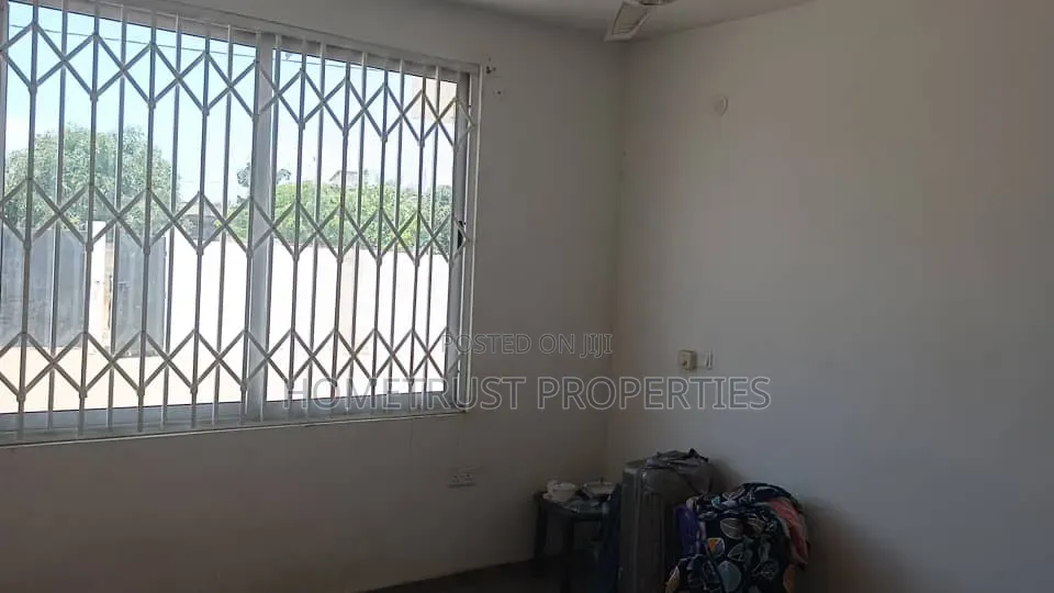 4bdrm House in Tema Community 25 for sale