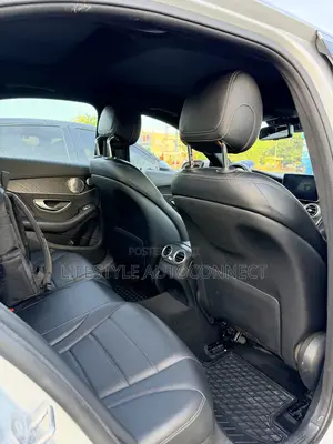 Mercedes-Benz C300 2016 Silver